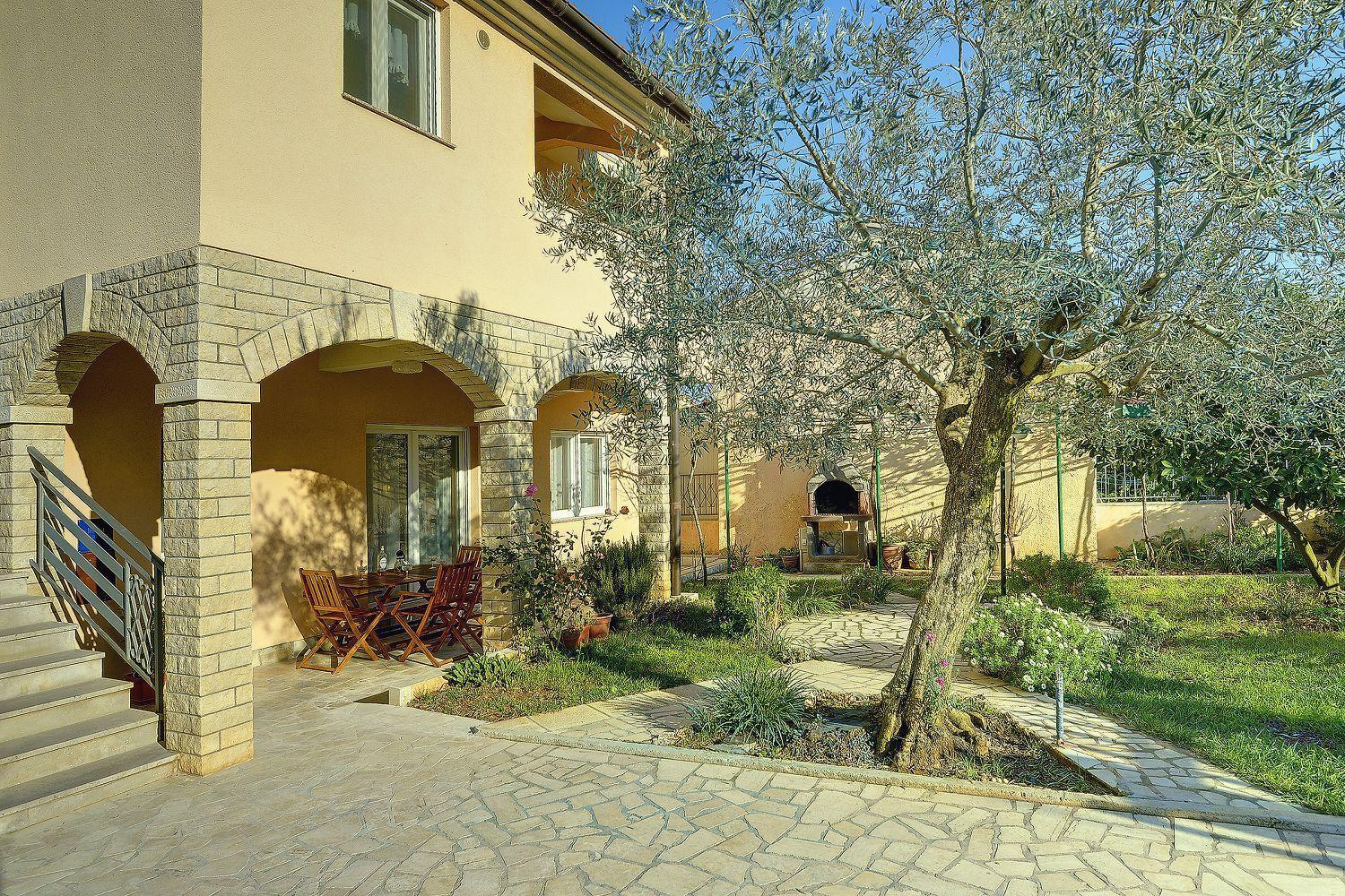Apartment Ljuba Pula Exterior photo